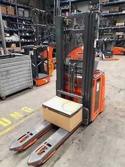 Stackers Stand-on 2016  Linde L14L AP/D14 AP:1,4t/2t (2)