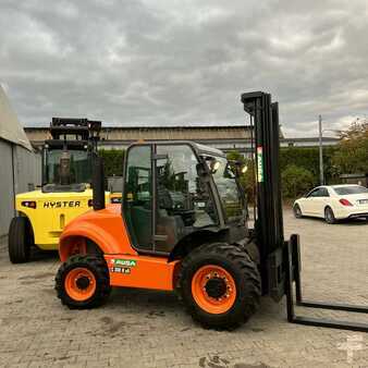 Čtyřcestný vysokozdvižný vozík 2018  Ausa [UltraForklifts] C300H 4x4 *Like New* Off Road // Kubota Engine // (4)