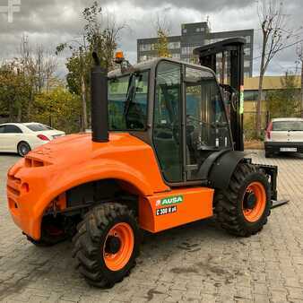 Čtyřcestný vysokozdvižný vozík 2018  Ausa [UltraForklifts] C300H 4x4 *Like New* Off Road // Kubota Engine // (5)