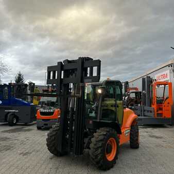 Carretilla de 4 vías 2018  Ausa [UltraForklifts] C300H 4x4 *Like New* Off Road // Kubota Engine // (1)