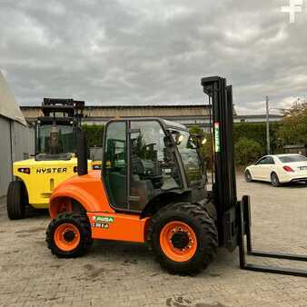 Carretilla de 4 vías 2018  Ausa [UltraForklifts] C300H 4x4 *Like New* Off Road // Kubota Engine // (4)