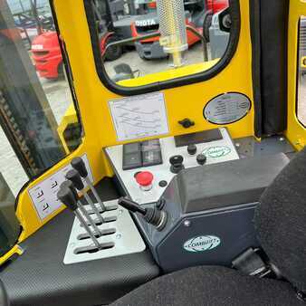 Carretilla de 4 vías 2014  Combilift [UltraForklifts] C4000 *Forks Positioner* (14)