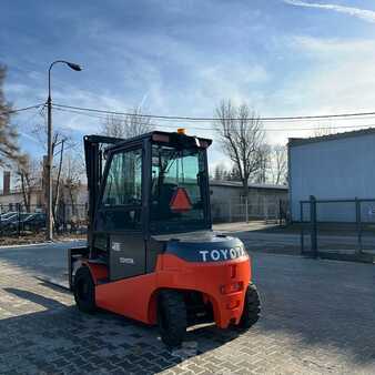Carrelli elettrici 4 ruote 2016  Toyota [UltraForklifts] 8FBMT45  Long Forks *DISCOUNT!!* (6)