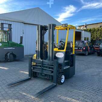 Four-way trucks 2016  Combilift [UltraForklifts] CB3000 Triplex (1)
