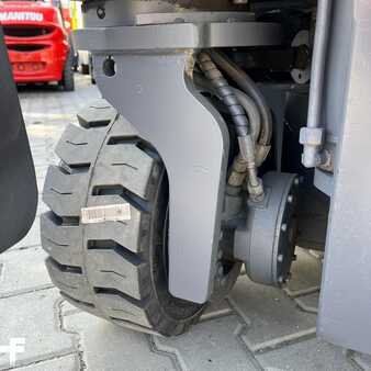 Four-way trucks 2014  Combilift [UltraForklifts] CB3000 Triplex (15)