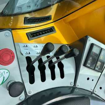 Four-way trucks 2011  Combilift [UltraForklifts] C4500 Wide Traverse (13)