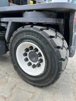 Four-way trucks 2011  Combilift [UltraForklifts] C4500 Wide Traverse (17)
