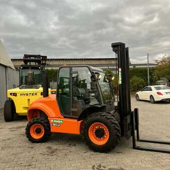 Carretilla de 4 vías 2018  Ausa [UltraForklifts] C300H 4x4 *Like New* Off Road // Kubota Engine // (4)