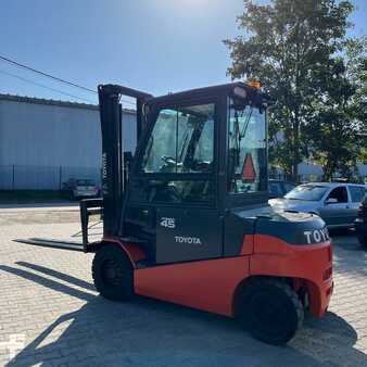 El Truck - 4-hjul 2016  Toyota [UltraForklifts] 8FBMT45  Long Forks *DISCOUNT!!* (3)