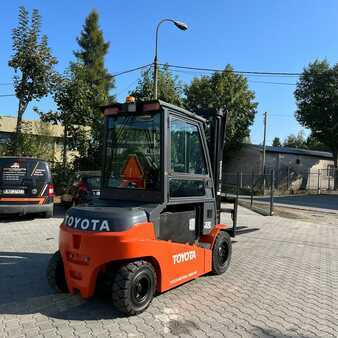 El Truck - 4-hjul 2016  Toyota [UltraForklifts] 8FBMT45  Long Forks *DISCOUNT!!* (5)