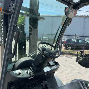 Toyota [UltraForklifts] 3tons LPG  Free LIFT