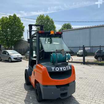 Toyota [UltraForklifts] 3tons LPG  Free LIFT