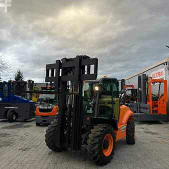 Wózki 4-kierunkowe 2018  Ausa [UltraForklifts] C300H 4x4 *Like New* Off Road // Kubota Engine // (1)