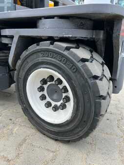Four-way trucks 2011  Combilift [UltraForklifts] C4500 Wide Traverse (17)