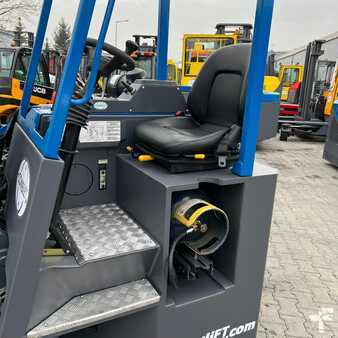 Four-way trucks 2015  Combilift [UltraForklifts] CB2500 Triplex (9)