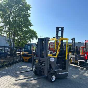 Four-way trucks 2014  Combilift [UltraForklifts] CB3000 Triplex (1)