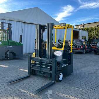 Four-way trucks 2016  Combilift [UltraForklifts] CB3000 Triplex (1)
