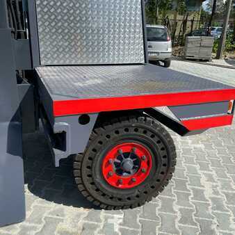 Boční vysokozdvižný vozík 2005  Linde [UltraForklifts] S50D (7)