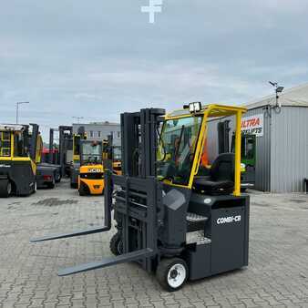 Four-way trucks 2016  Combilift CBE 3000 (1)