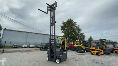 Four-way trucks 2016  Combilift CBE 3000 (11)