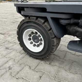 Four-way trucks 2002  Combilift [UltraForklifts] C4000 (8)