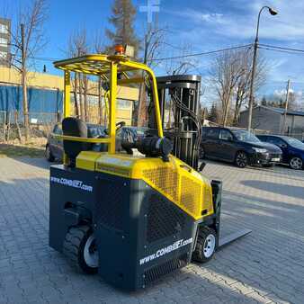 Čtyřcestný vysokozdvižný vozík 2016  Combilift [UltraForklifts] CB3000 Triplex (5)