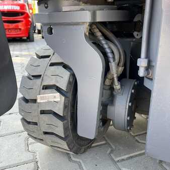 Čtyřcestný vysokozdvižný vozík 2014  Combilift [UltraForklifts] CB3000 Triplex (15)