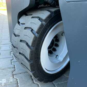 Négyutas targonca 2016  Combilift [UltraForklifts] CB3000 Triplex (6)