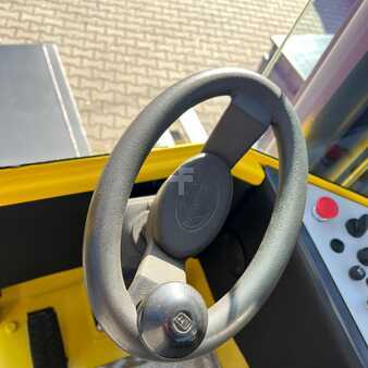 Fyrvägstruck 2014  Combilift [UltraForklifts] C8000 *Diesel* *Positioner* PERFECT CONDITION (15)