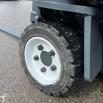 Négyutas targonca 2016  Combilift [UltraForklifts] CB3000 Triplex+Side shift+ Positioner (7)