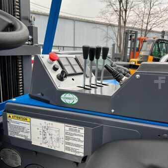 Vierwegestapler 2015  Combilift [UltraForklifts] CB2500 Triplex (11)