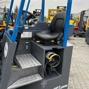 Vierwegestapler 2015  Combilift [UltraForklifts] CB2500 Triplex (9)