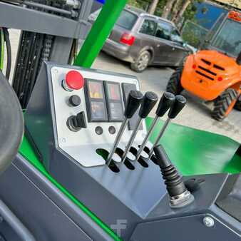 Vierwegestapler 2011  Combilift [UltraForklifts] CB2500 Triplex (13)