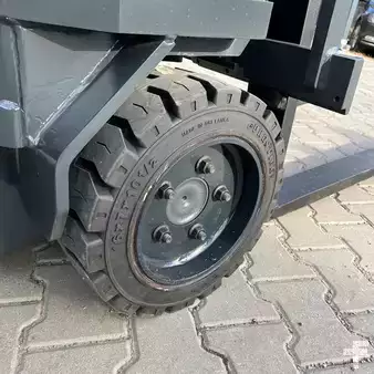 VZV pro práci v úzk.uličkách-retrakt 2016  Aisle Master [DISCOUNT-SALE] 20WH *Perfect Condition* (16)