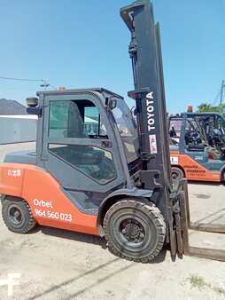 Diesel truck 2017  Toyota 40-8 FD50 (1)