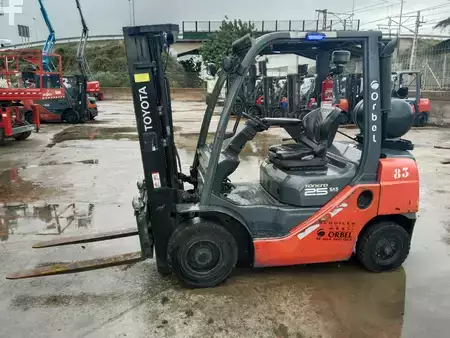 LPG VZV 2014  Toyota 02-8FGF25 (2)