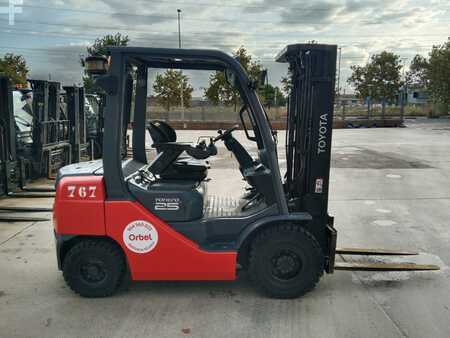 Empilhador diesel 2015  Toyota 02-8FDF25 (3)