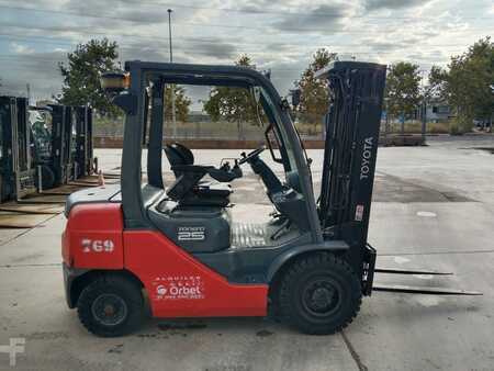 Empilhador diesel 2015  Toyota 02-8FDF25 (3)