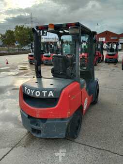 Dieselový VZV 2008  Toyota 52-8FDF30 (2)