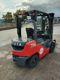 Dieseltrukki 2012  Toyota 52-8FDF25 (2)