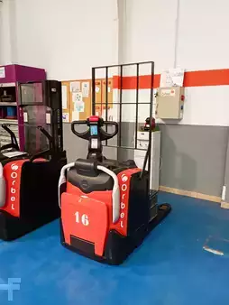 Elektromos emelőkocsik 2017  Toyota LPE250 (1)