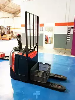 Elektromos emelőkocsik 2017  Toyota LPE250 (2)