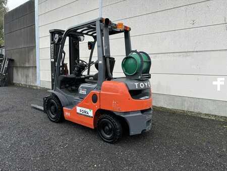 Propane Forklifts 2015  Toyota 8FGF25 (5)