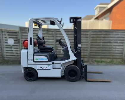 Wózki gazowe 2017  Unicarriers DX 18 (2)