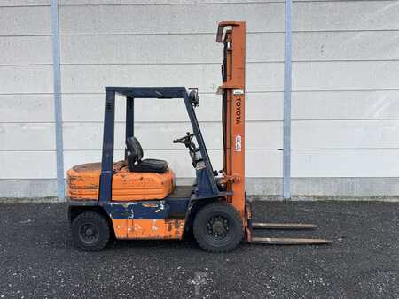 Diesel Forklifts - Toyota 5FDF25 (1)