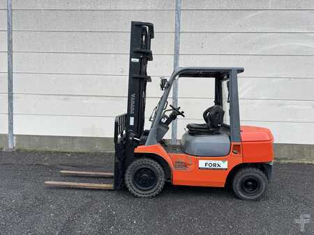 Carrelli elevatori diesel 2004  Toyota 7FDF30 (10)