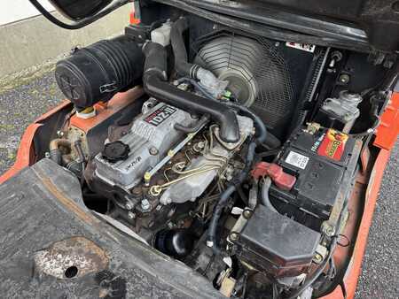 Carrelli elevatori diesel 2004  Toyota 7FDF30 (5)