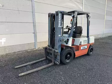 Traileri 2001  Nissan FD02A25Q (5)