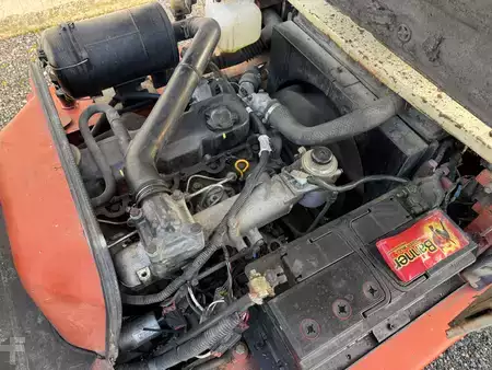 Traileri 2001  Nissan FD02A25Q (6)