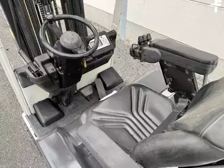 Elektromos 4 kerekű 2015  Unicarriers TX4-20 (7)